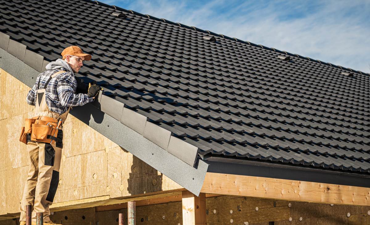 Dachdecker beauftragen in Unna – worauf Sie achten sollten