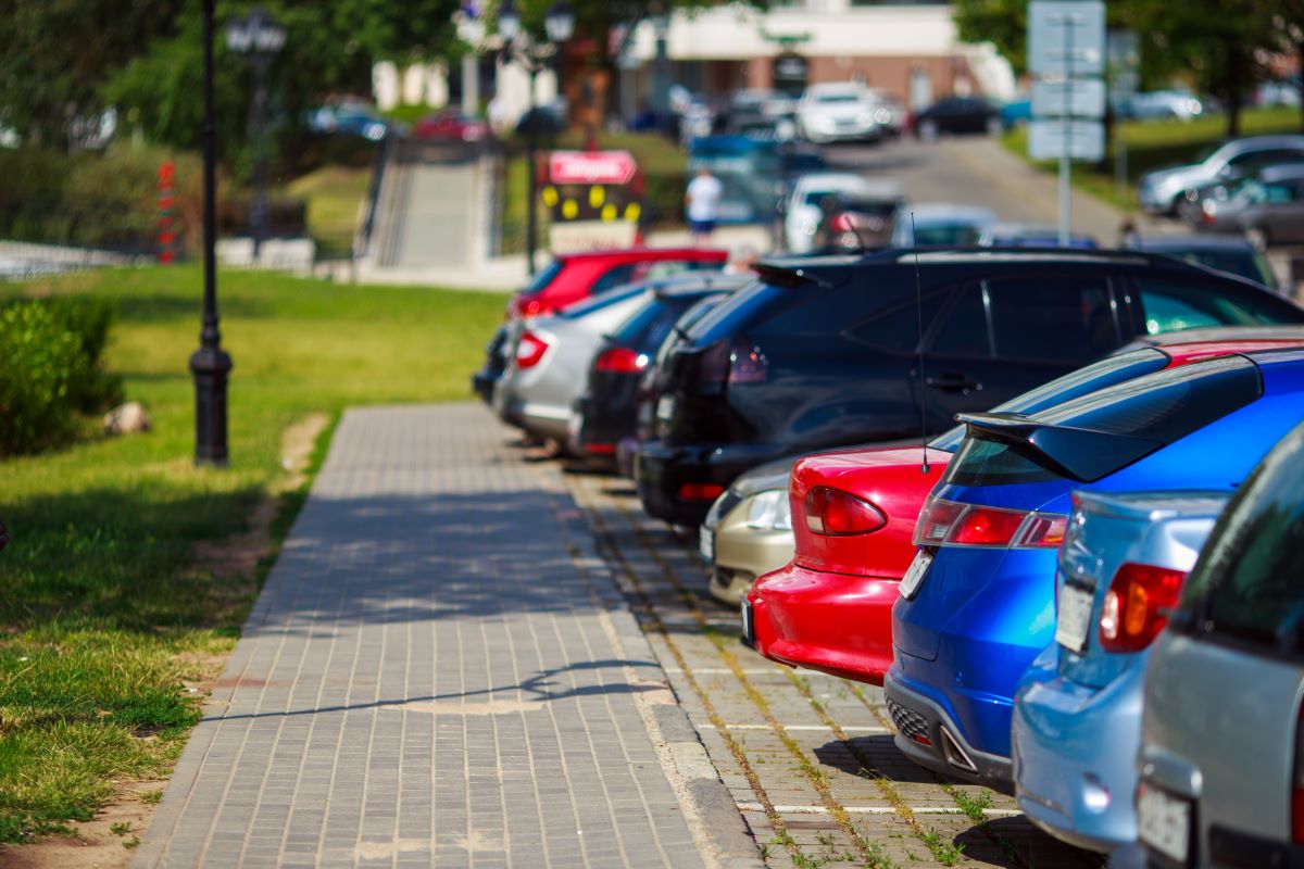 Parkplatzmangel: 5 praktische Lösungen für Wohngebiete